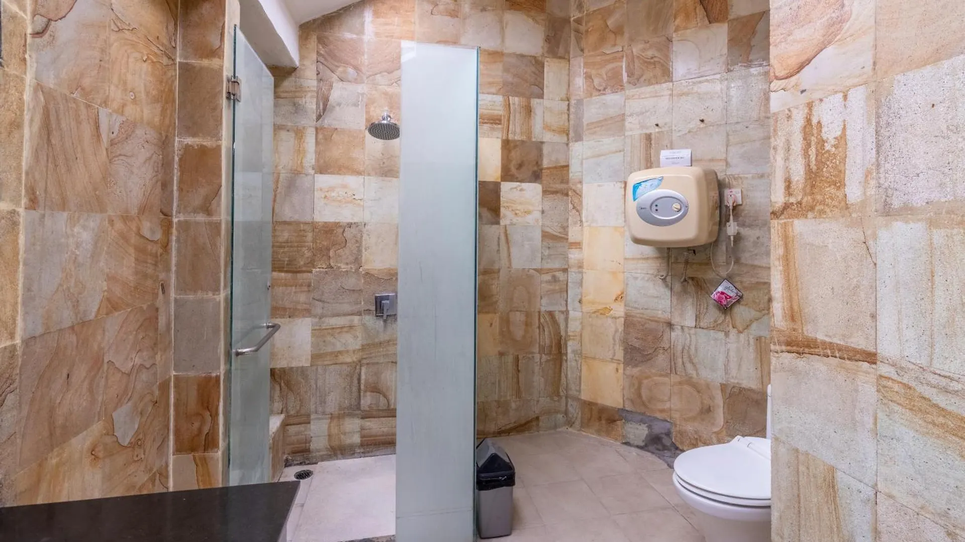 Aveli Villa 5 Bedroom With Pool At Seminyak 5 Mnt To Beach By Car 0*, סמיניאק אינדונזיה