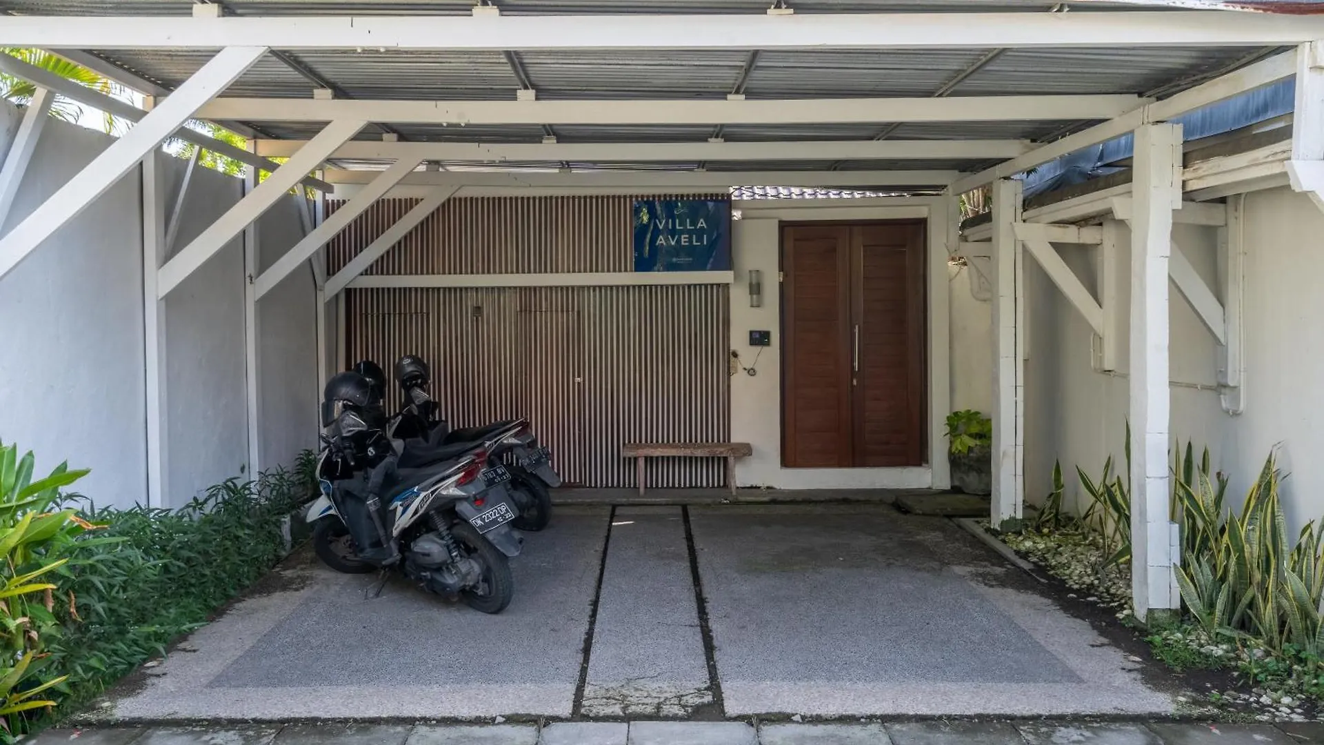 Aveli Villa 5 Bedroom With Pool At Seminyak 5 Mnt To Beach By Car אינדונזיה