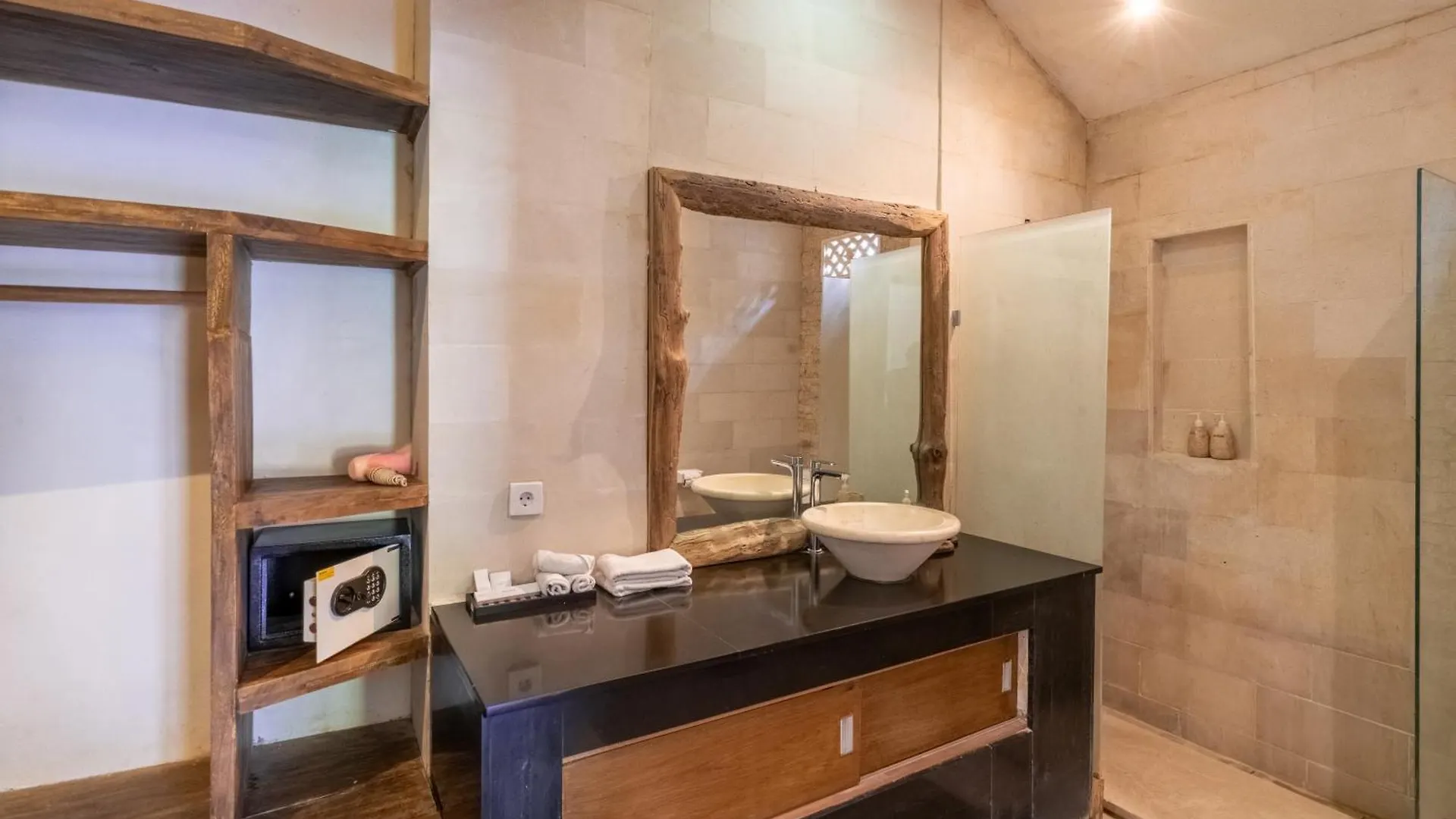 Aveli Villa 5 Bedroom With Pool At Seminyak 5 Mnt To Beach By Car