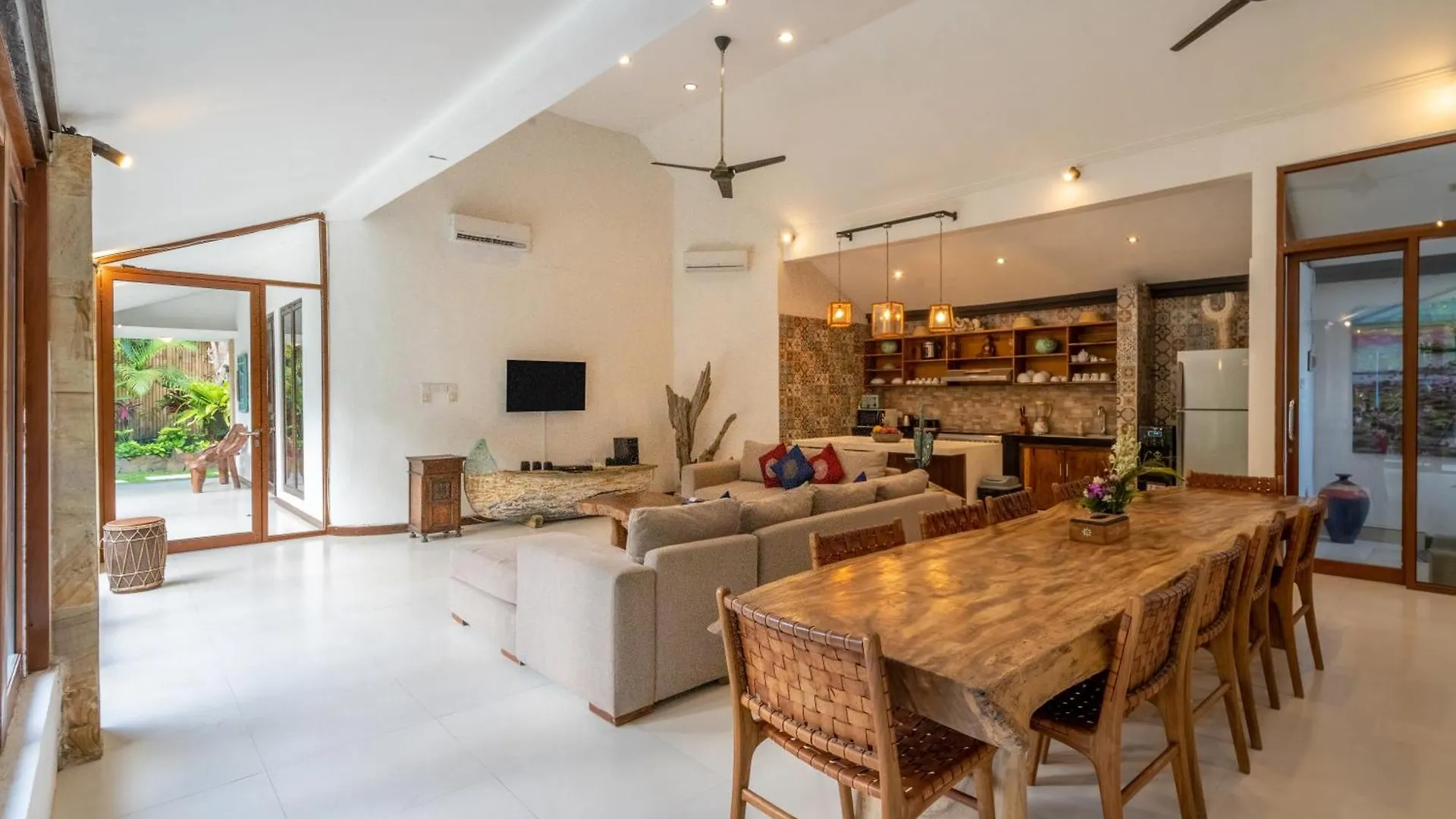 Aveli Villa 5 Bedroom With Pool At Seminyak 5 Mnt To Beach By Car
