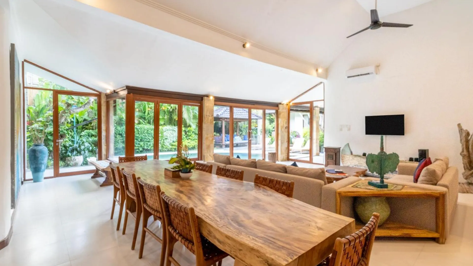Aveli Villa 5 Bedroom With Pool At Seminyak 5 Mnt To Beach By Car