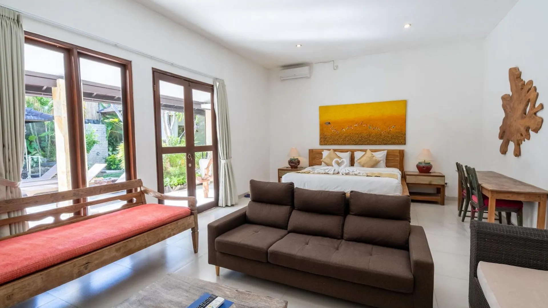 Aveli Villa 5 Bedroom With Pool At Seminyak 5 Mnt To Beach By Car 0*, סמיניאק אינדונזיה