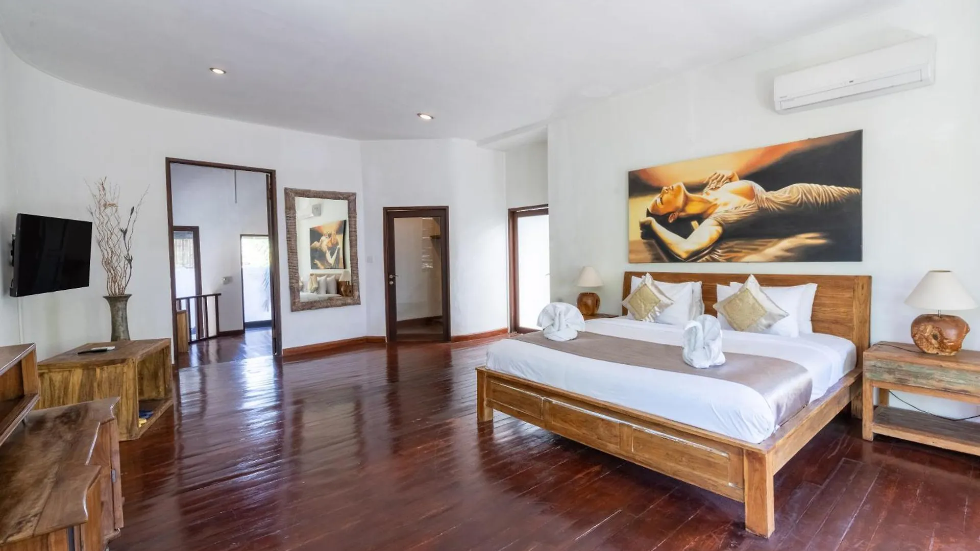 Aveli Villa 5 Bedroom With Pool At Seminyak 5 Mnt To Beach By Car