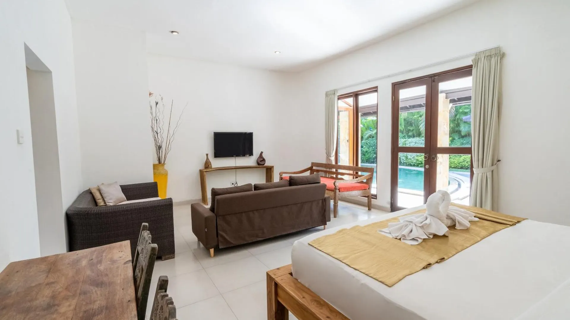 Aveli Villa 5 Bedroom With Pool At Seminyak 5 Mnt To Beach By Car